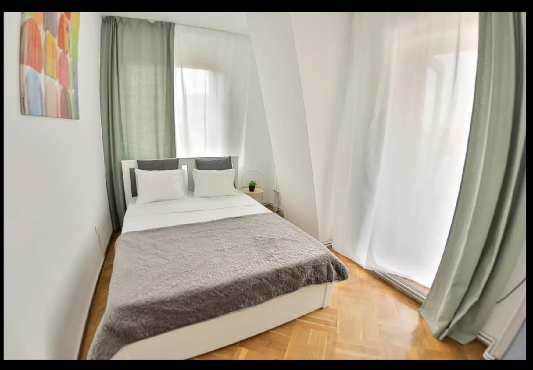 Roof Top Apartments Bukares Bagian luar foto