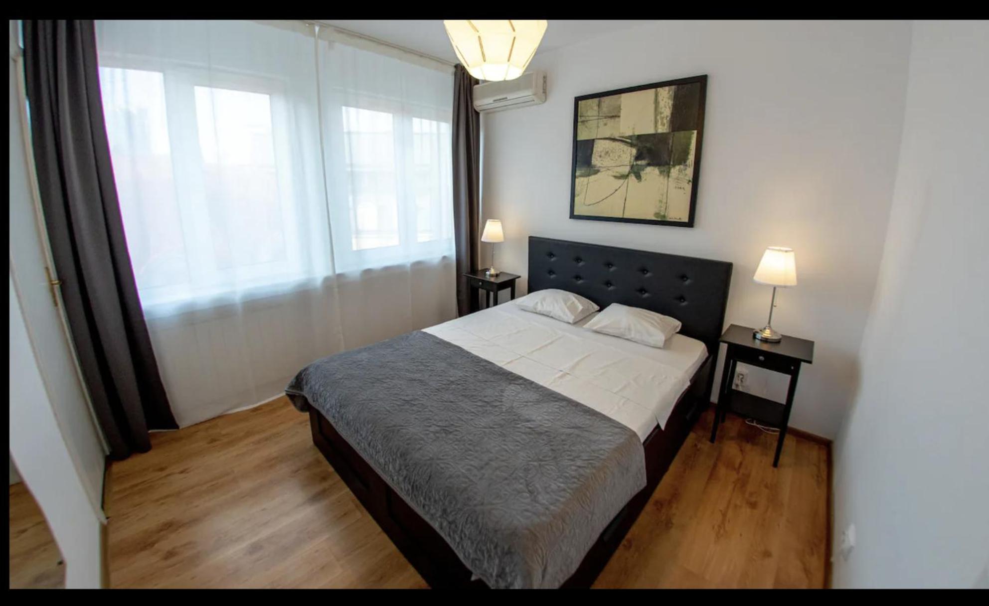 Roof Top Apartments Bukares Bagian luar foto