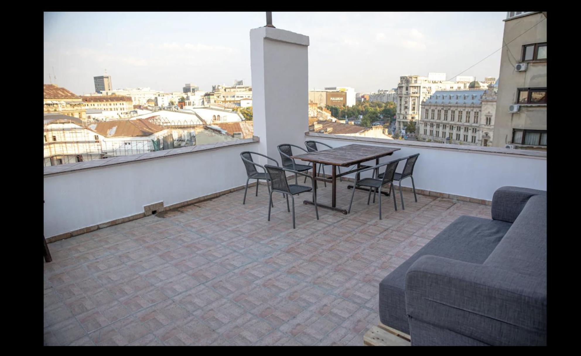 Roof Top Apartments Bukares Bagian luar foto